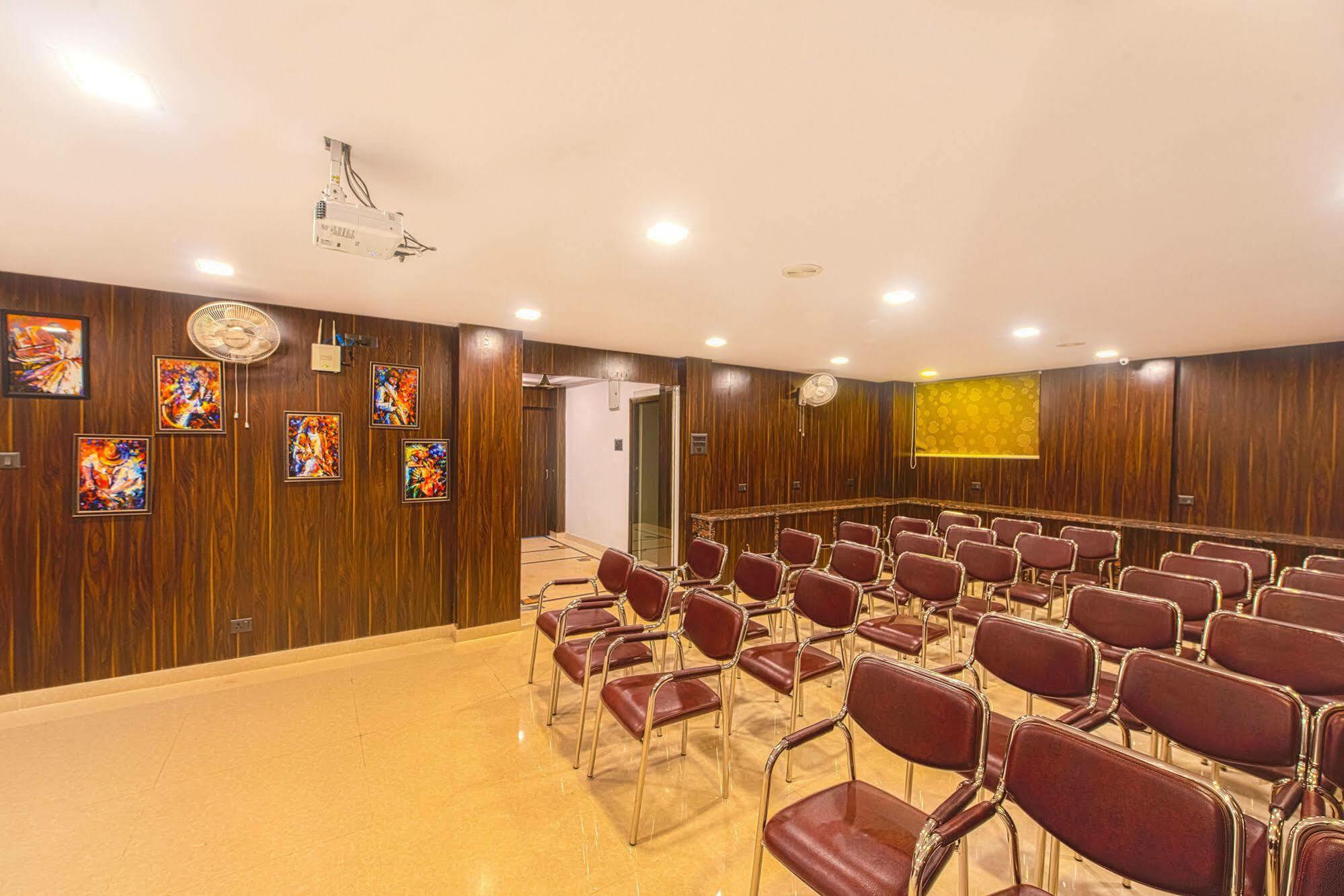 Hotel Treebo Orion Sapphire, Beck Bagan Kalkutta Exterior foto